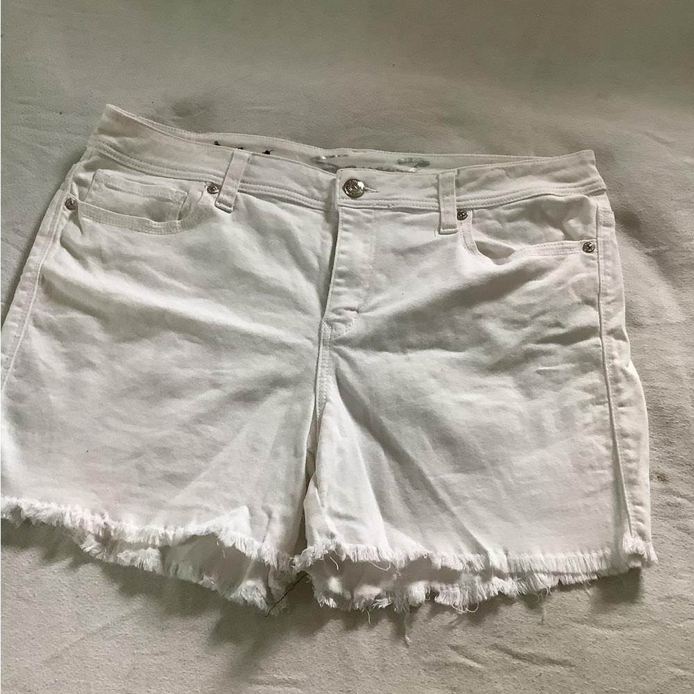 White Frayed Hem Women jean Shorts